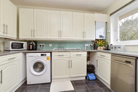 All Saints Road, Sutton, Surrey 2 bed flat for sale