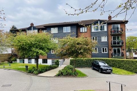 Great Heathmead, Haywards Heath, RH16 2 bed flat for sale