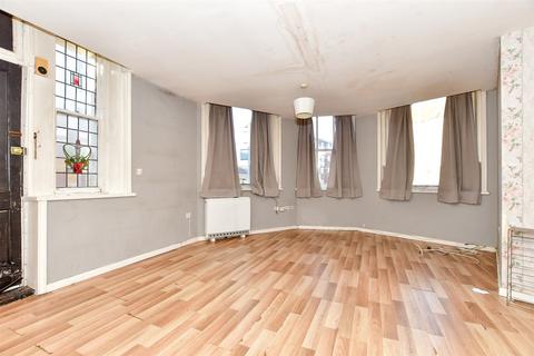 Harvey Street, Folkestone, Kent 2 bed ground floor flat for sale