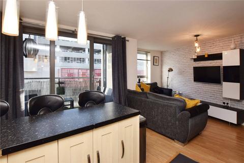 Loates Lane, Watford, WD17 2 bed flat for sale