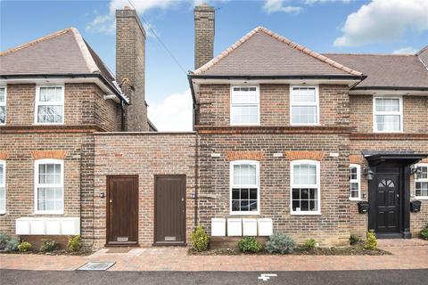 Kingsend, Ruislip 2 bed apartment for sale