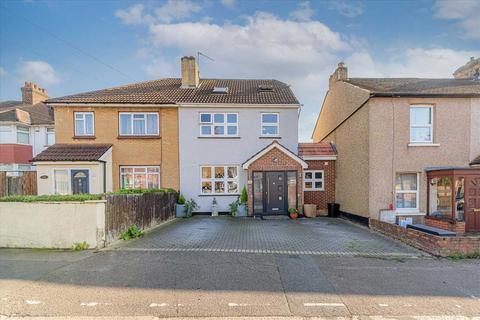 5 bedroom semi-detached house for sale