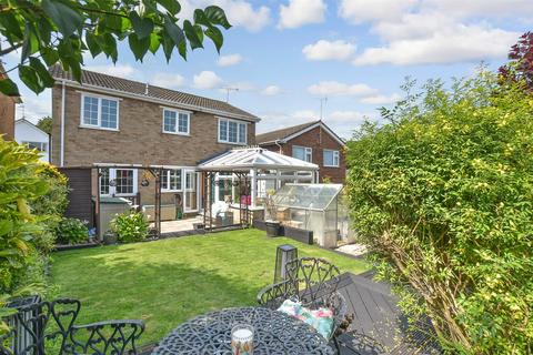 The Glen, Dover CT15 5 bed detached house for sale