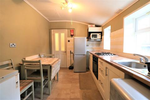 Compton Avenue, East Ham E6 1 bed flat for sale