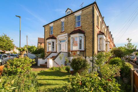 Carlton Road, London 2 bed maisonette for sale