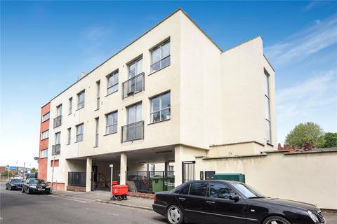 Katesgrove Court, Basingstoke Road... 2 bed apartment for sale