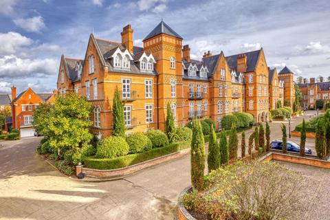 Virginia Water, Surrey 3 bed apartment for sale