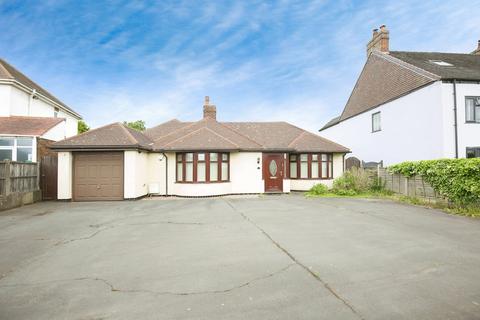Tamworth Road, Wood End 2 bed detached bungalow for sale