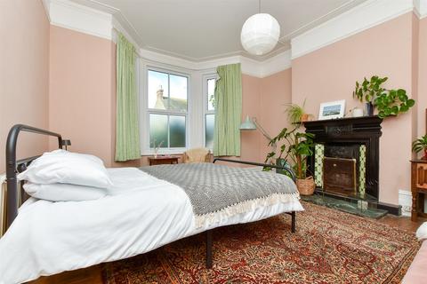Madeira Road, Cliftonville, Margate... 5 bed semi