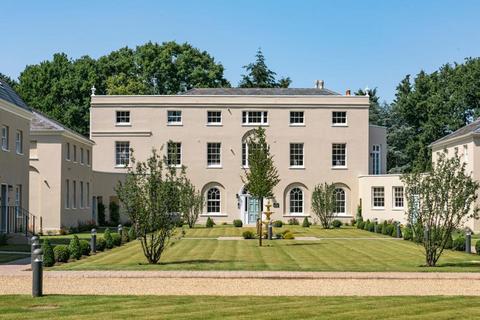 Egham, Surrey 2 bed apartment for sale