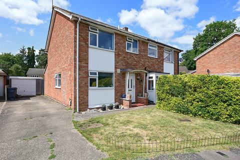 Robins Bow, Camberley, Surrey, GU15 3 bed semi