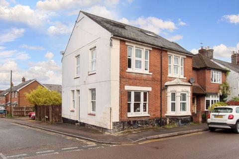 Queen Street, Tring 1 bed maisonette for sale