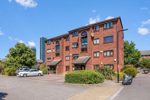 Cotton Avenue, Acton, London, W3 6YG 1 bed flat for sale
