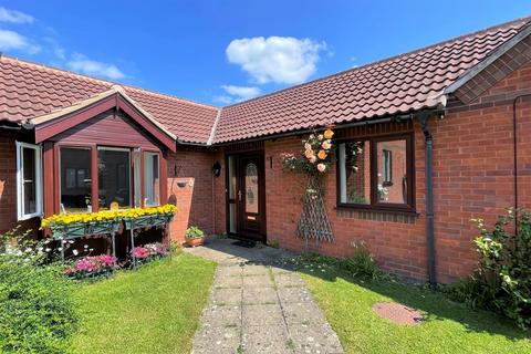 Eaton Court, Vicarage Lane, Eaton 2 bed semi