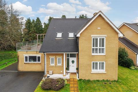 Endeavour Avenue, Exeter 5 bed detached house for sale