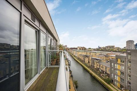 Werner Court, Limehouse Cut, London 2 bed flat for sale