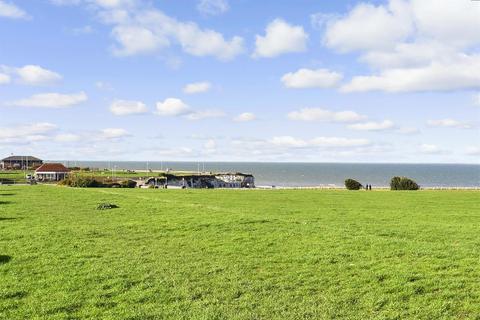 Lonsdale Avenue, Margate, Kent 4 bed detached house for sale