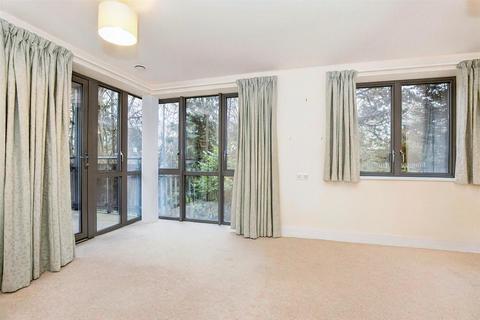 Jenner Court, St. Georges Road... 2 bed apartment for sale