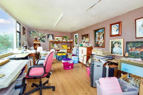 Limerstone, Newport, Isle of Wight 4 bed chalet for sale