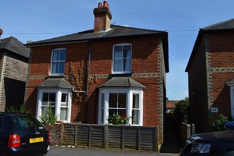 Farncombe, Godalming GU7 2 bed maisonette for sale