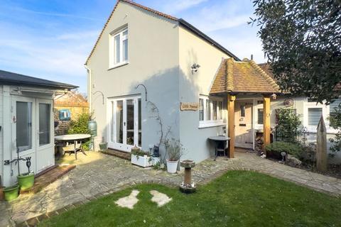 The Avenue, Bognor Regis, West Sussex 3 bed detached house for sale