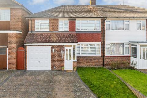 Istead Rise, Istead Rise, Kent 4 bed semi