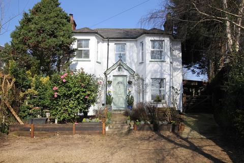 Burwash Road, Heathfield 4 bed detached house for sale