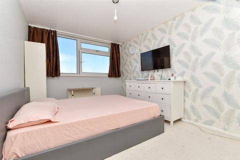 Wickham Road, Shirley, Croydon, Surrey 2 bed flat for sale