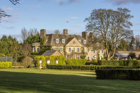 Fairford, Gloucestershire, GL7 12 bed detached house for sale