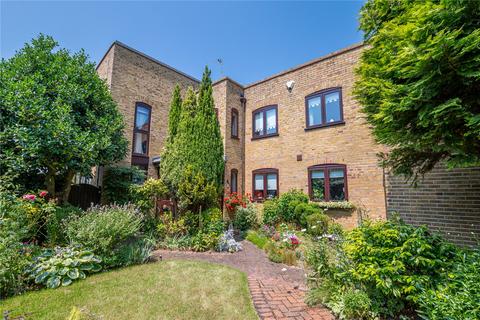 Moat End, Thorpe Bay, Essex, SS1 4 bed detached house for sale