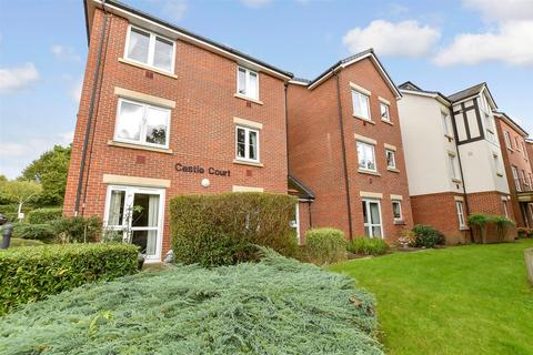 Hadlow Road, Tonbridge, Kent 1 bed flat for sale