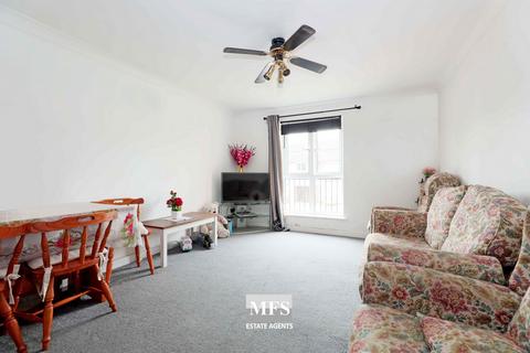 Lowden Road, Southall, UB1 1AX 1 bed flat for sale