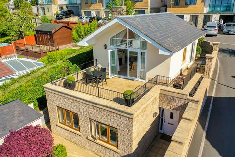 Brackenwood Gardens, Portishead... 2 bed detached house for sale