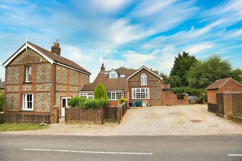 6 bedroom detached house for sale