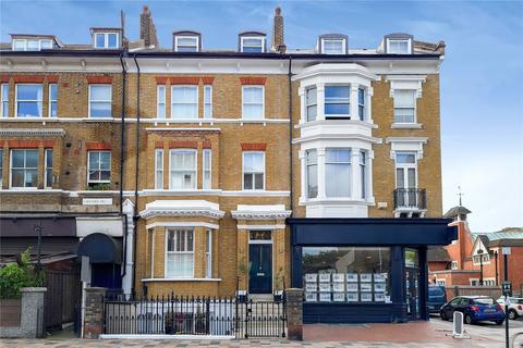 Lavender Hill, London 2 bed flat for sale