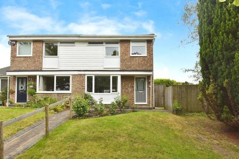 Woodside Road, North Baddesley... 3 bed semi
