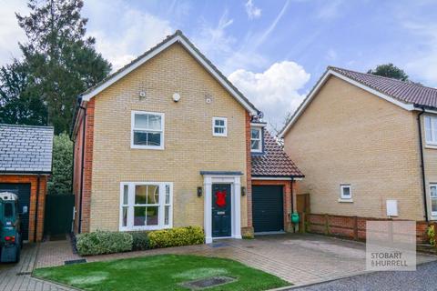Petersfield Drive, Norwich NR12 4 bed detached house for sale