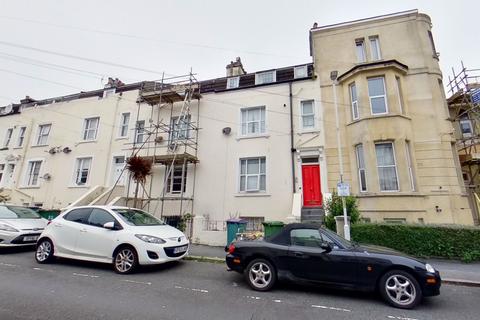 Victoria Grove, Folkestone, Kent, CT20 1 bed flat for sale