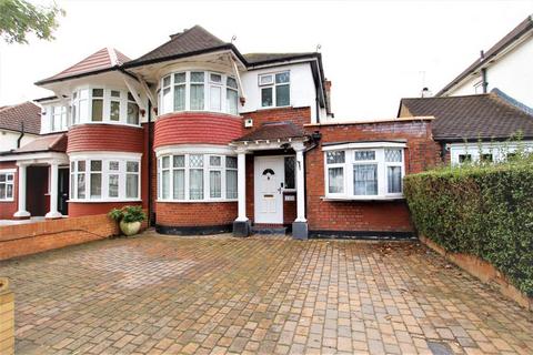 Regal Way, Kenton, HA3 0SG 4 bed semi