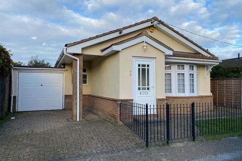 Thomas Drive, Canvey Island 3 bed bungalow for sale