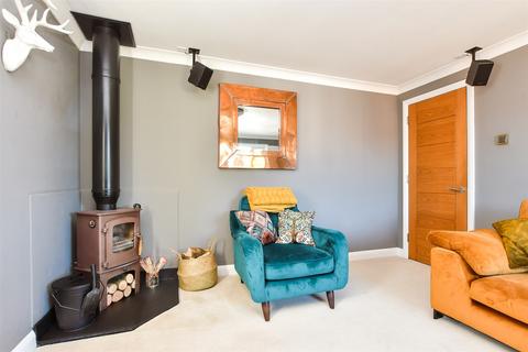 St. Martin's Mews, Dorking, Surrey 2 bed maisonette for sale