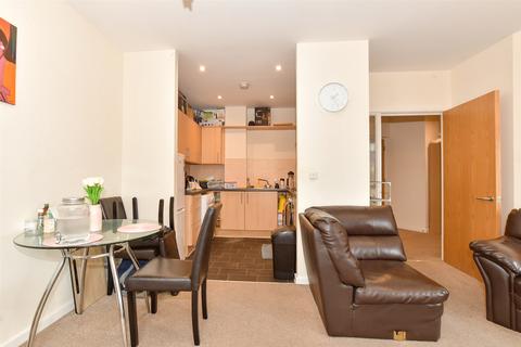 High Street, Crawley, West Sussex 2 bed apartment for sale