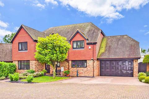 Worcester Grove, Broadstairs, Kent 5 bed detached house for sale