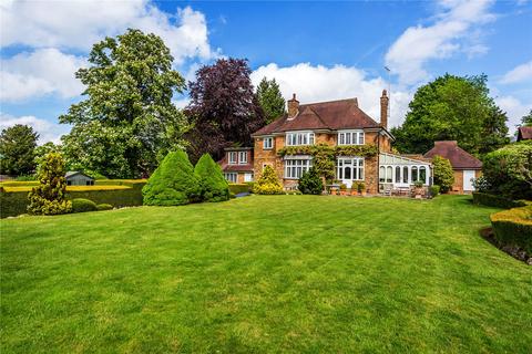Rockfield Road, Oxted, Surrey, RH8 5 bed house for sale