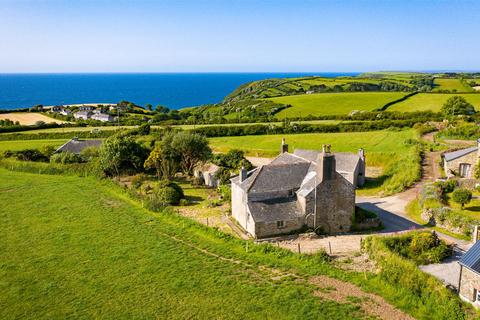 Portloe, Roseland Peninsula 4 bed farm house for sale