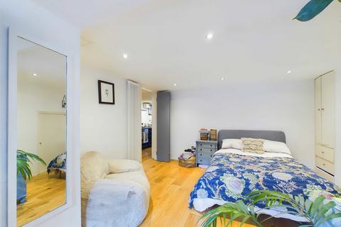 Grange Road, Bermondsey 1 bed flat for sale