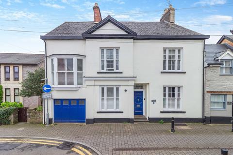 5 bedroom terraced house for sale