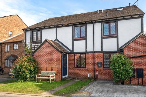 Kings Chase, East Molesey, KT8 2 bed terraced house for sale