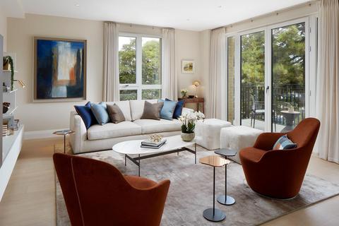 Pinewood Gardens, Teddington, TW11 2 bed flat for sale