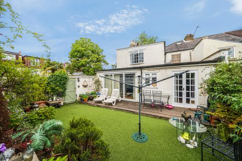 Watts Lane, Teddington, TW11 3 bed end of terrace house for sale